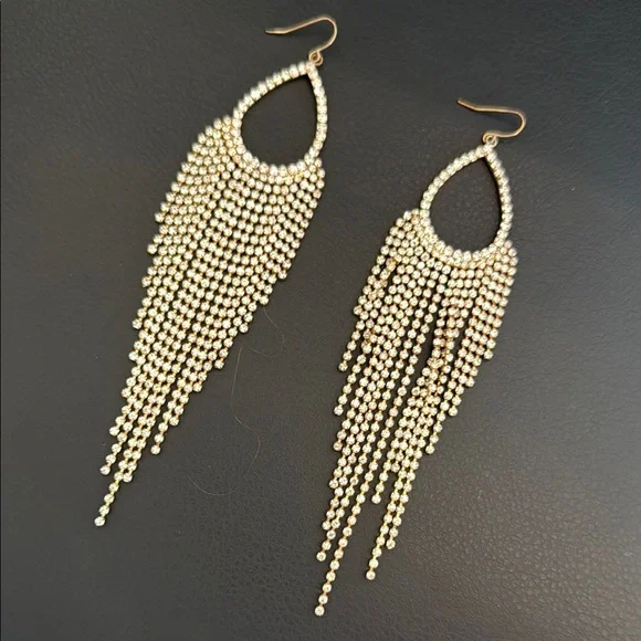 Elegant Gold Beaded Dangle Earrings - Picture 3 of 10
